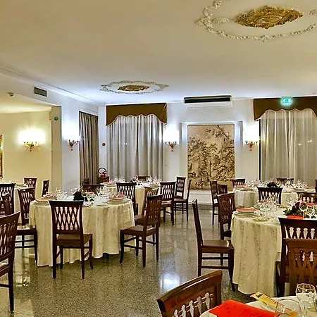 Ξενοδοχείο Windsor Savoia 3*